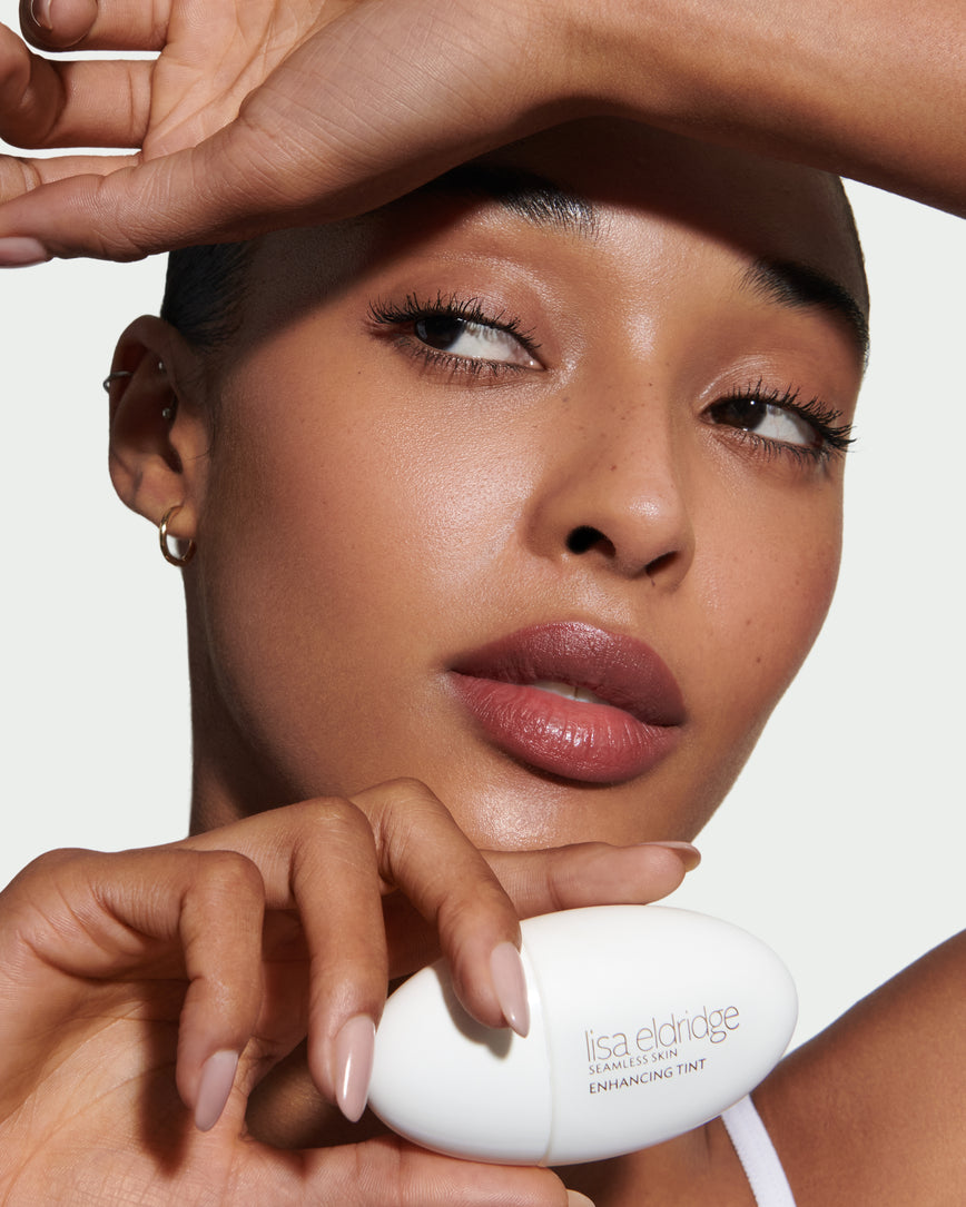 howtouse Close up portrait of model wearing and holding T11