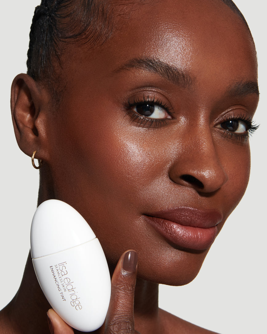 howtouse Close up portrait of model wearing and holding T16