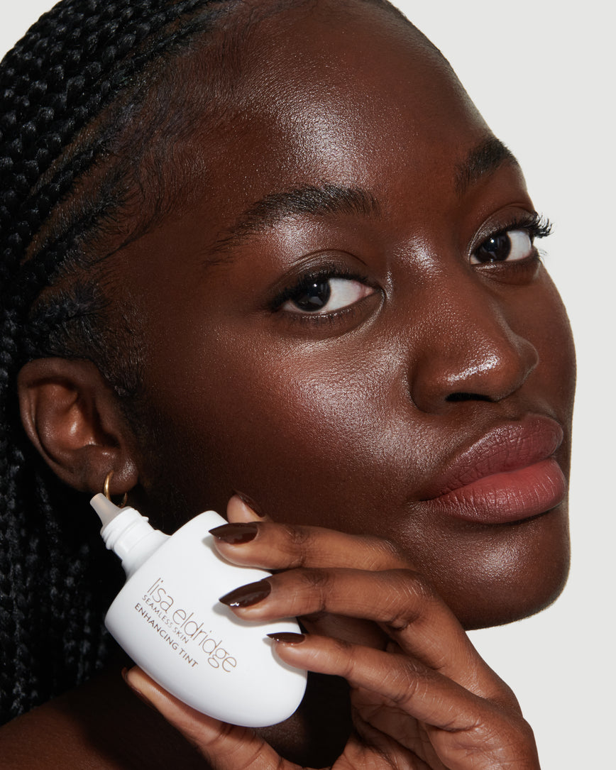 howtouse Close up portrait of model wearing and holding T17