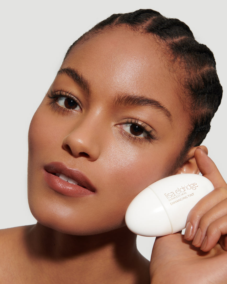 howtouse Close up portrait of model wearing and holding T10