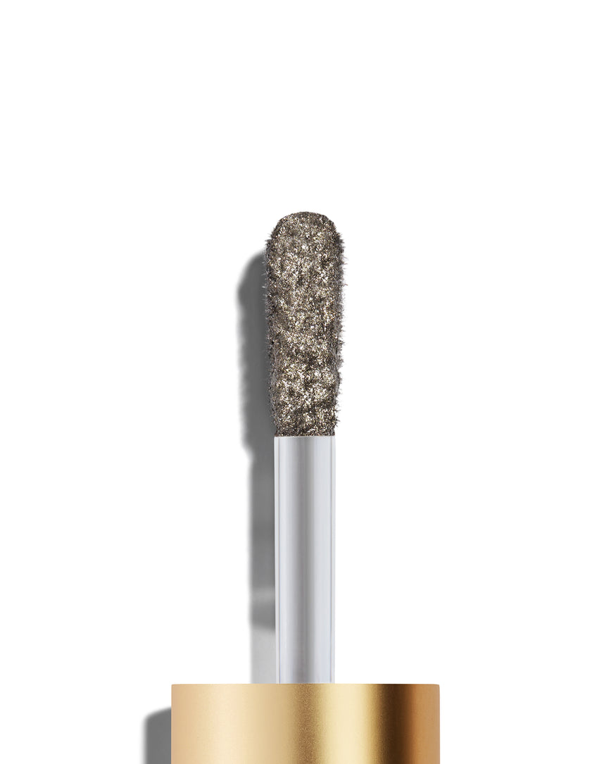 Selene Liquid Lurex doe foot on a white background